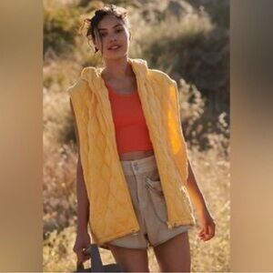 NWOT Free People Movement Dream Big Quilted Hoodie Vest, Marigold, Medium, Cozy